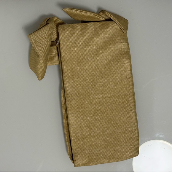 Vintage Valentino Garavani Bow Clutch - Picture 4 of 14